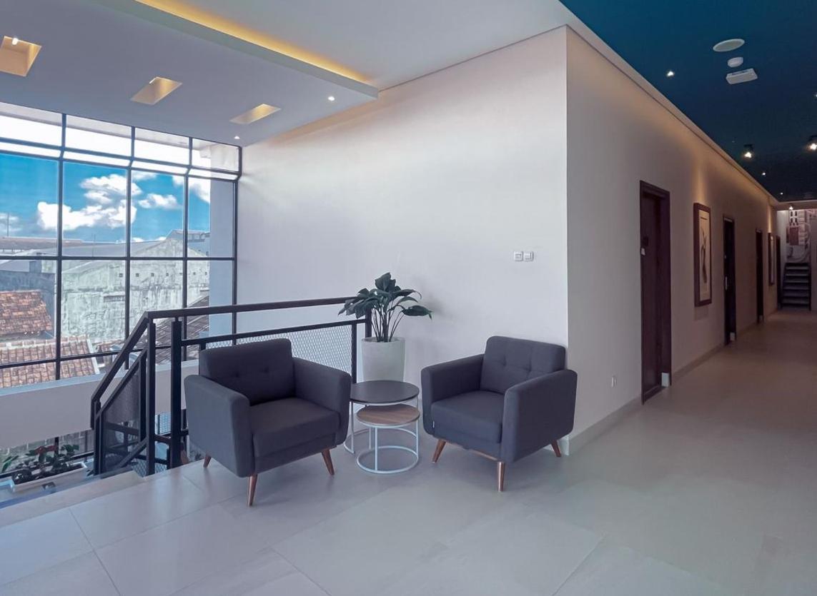 Aj Boutique Hotel ジョグジャカルタ エクステリア 写真